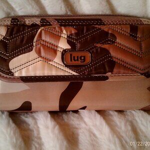 Lug Kickflip Convertible Wallet / Pristine Condition